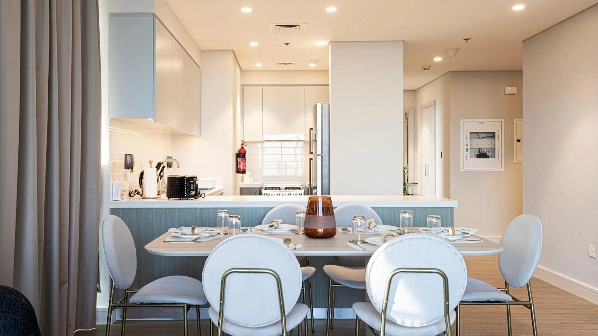 Magnificent - Cozy 2 Bhk Retreat In Downtown Dubai Apartment
