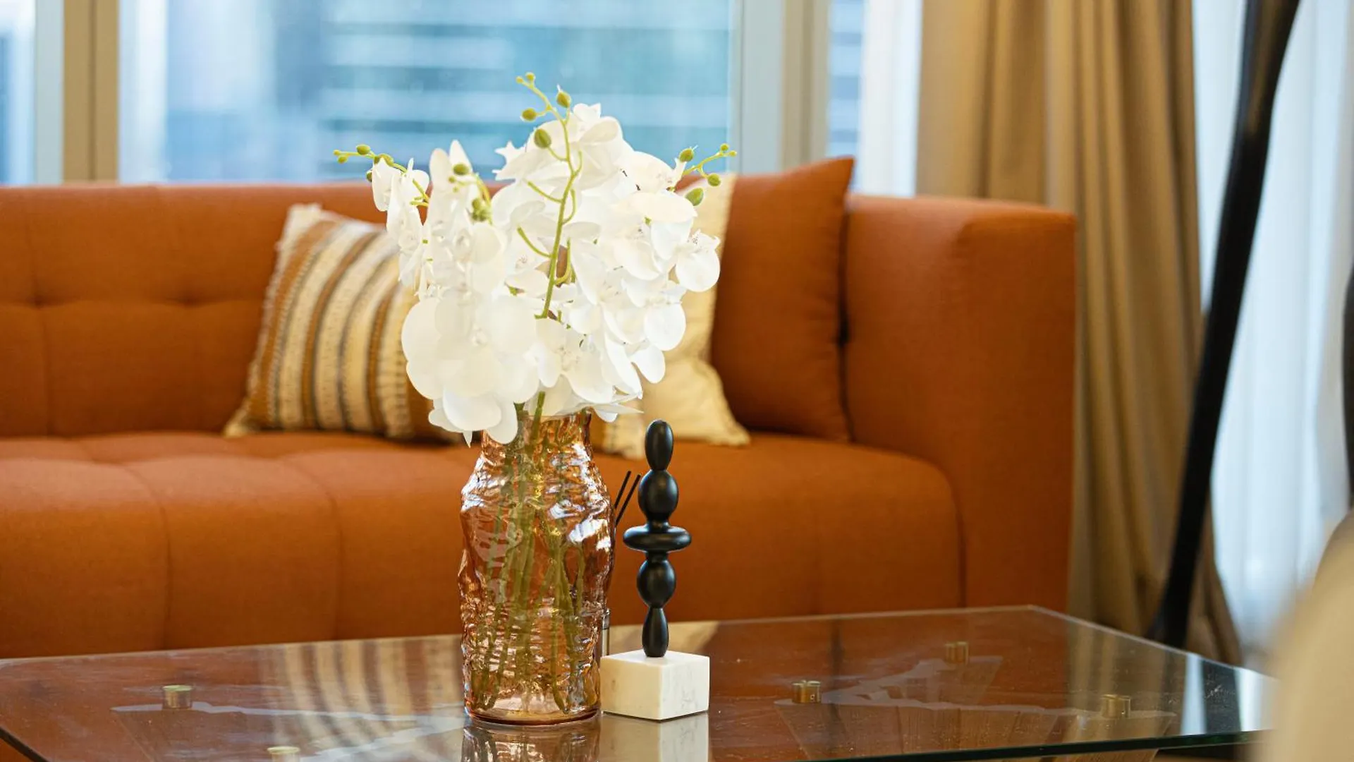Magnificent - Cozy 2 Bhk Retreat In Downtown Dubai Apartment