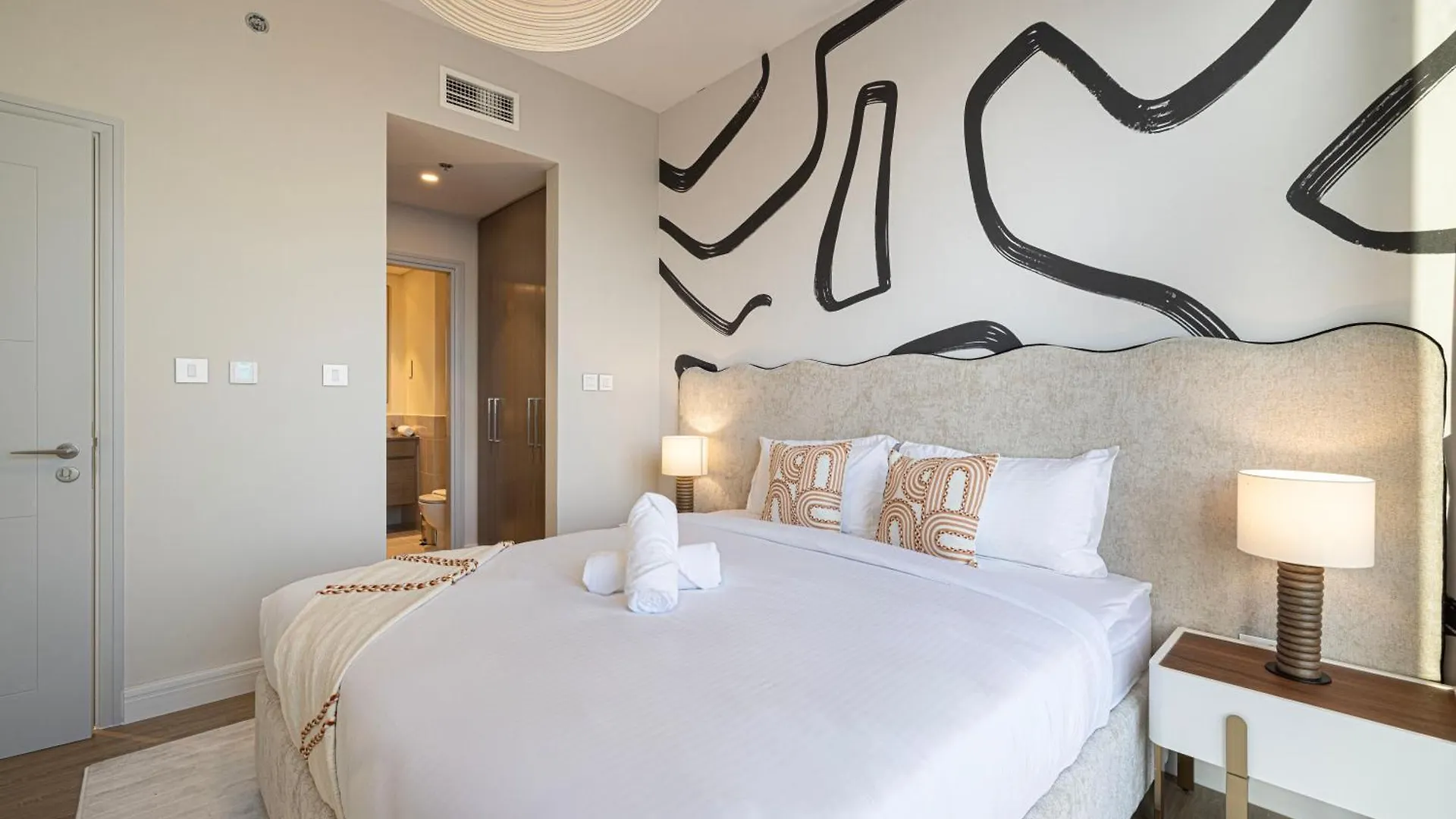 Magnificent - Cozy 2 Bhk Retreat In Downtown Dubai Apartment