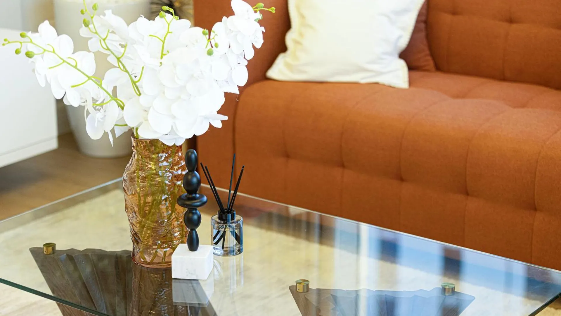 Magnificent - Cozy 2 Bhk Retreat In Downtown Dubai Apartment
