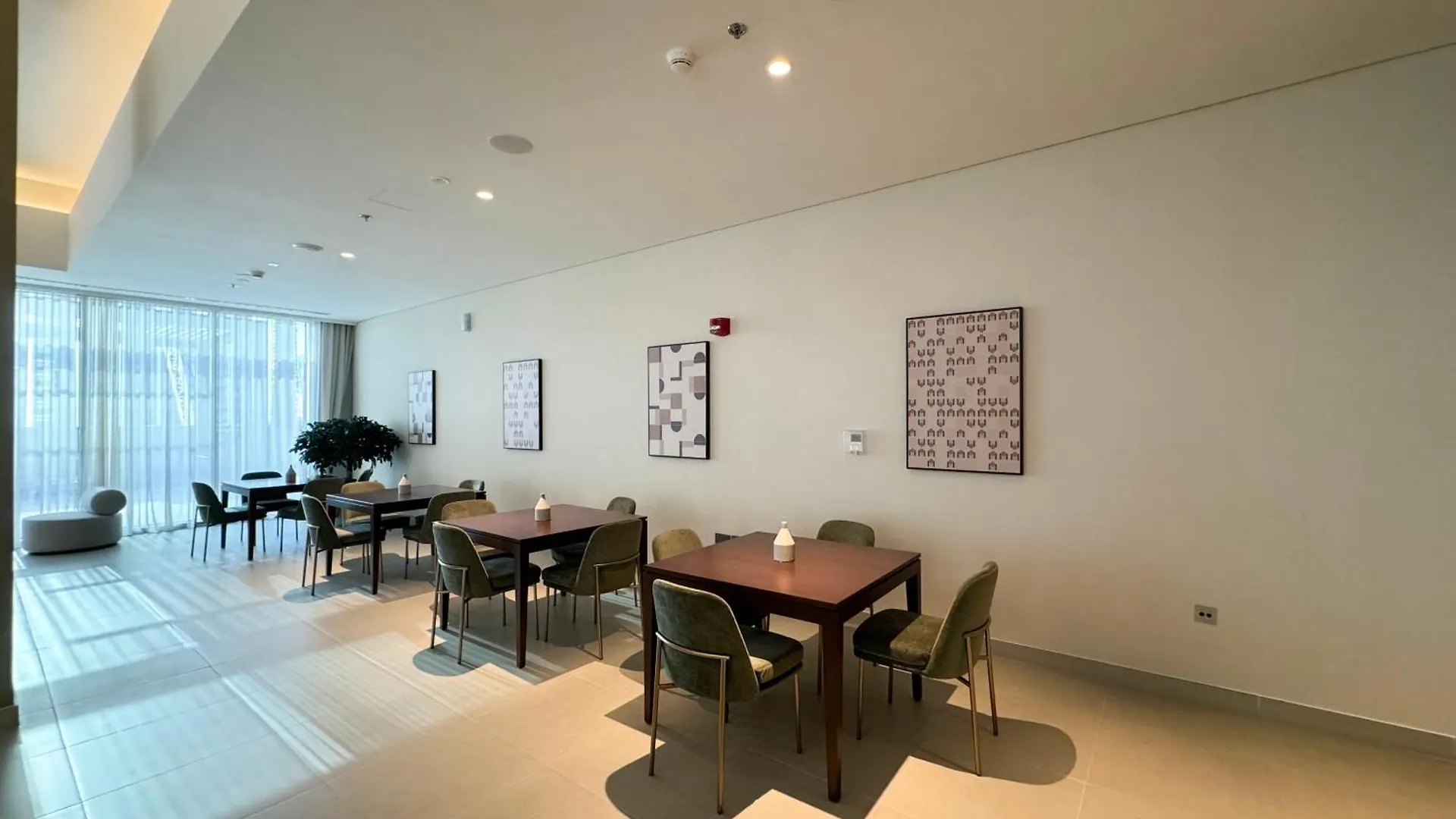 Magnificent - Cozy 2 Bhk Retreat In Downtown Dubai Apartment