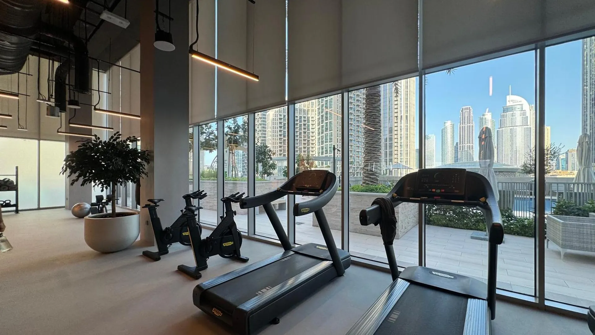 Magnificent - Cozy 2 Bhk Retreat In Downtown Dubai Apartment