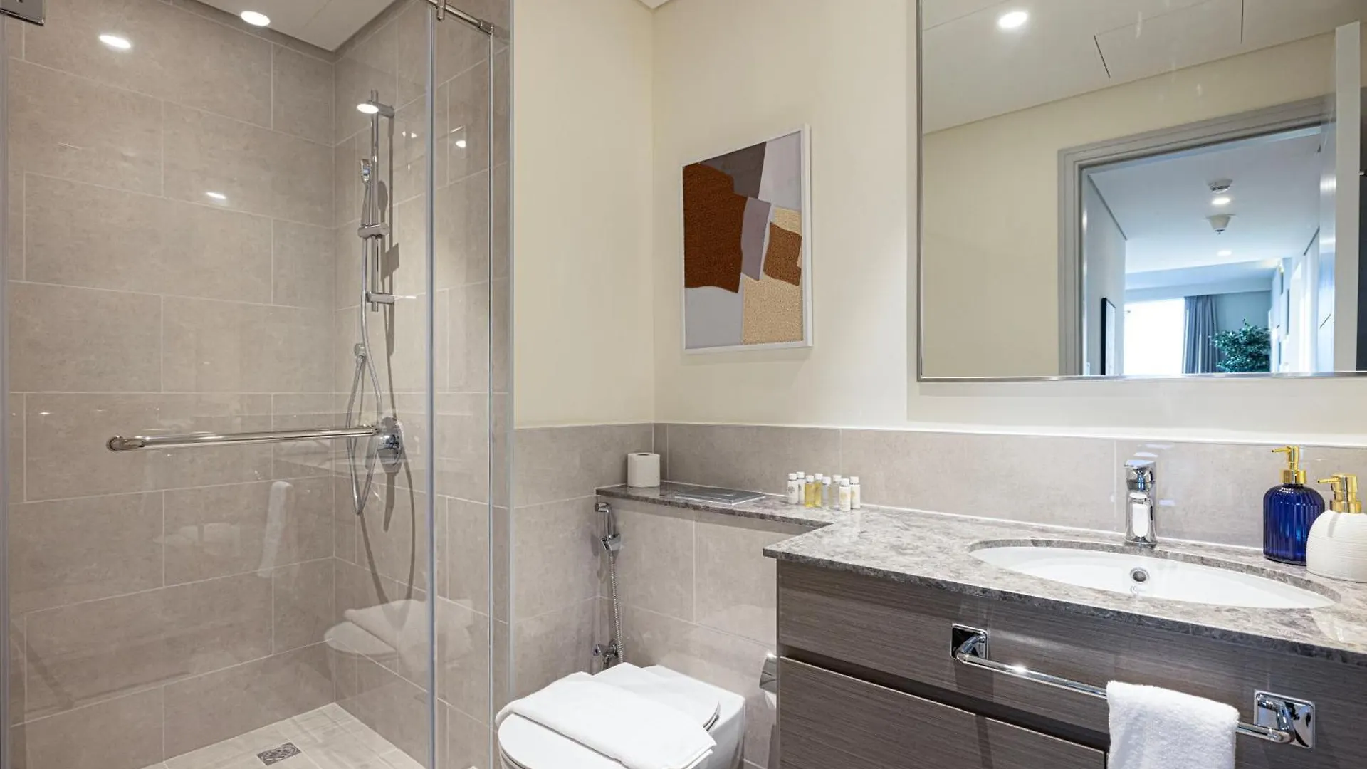 Magnificent - Cozy 2 Bhk Retreat In Downtown Dubai Apartment